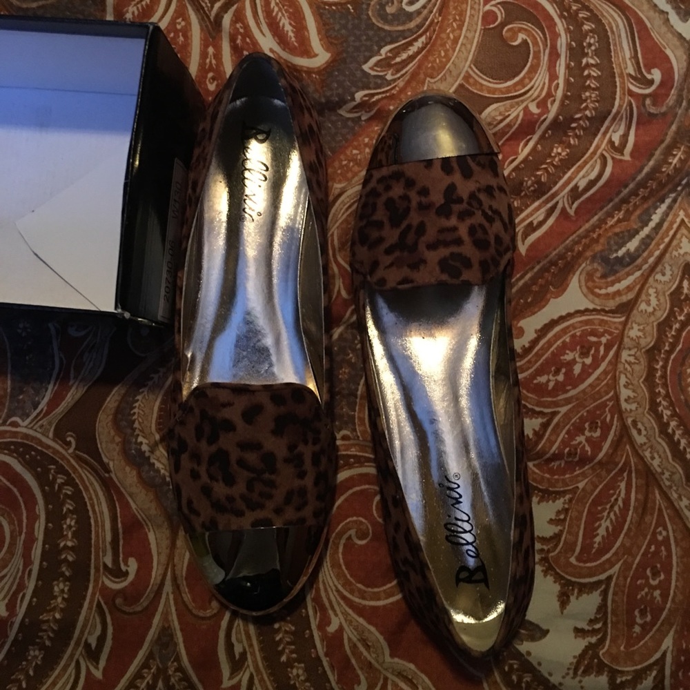 Size 13 W, leopard shoes with gold toe;New